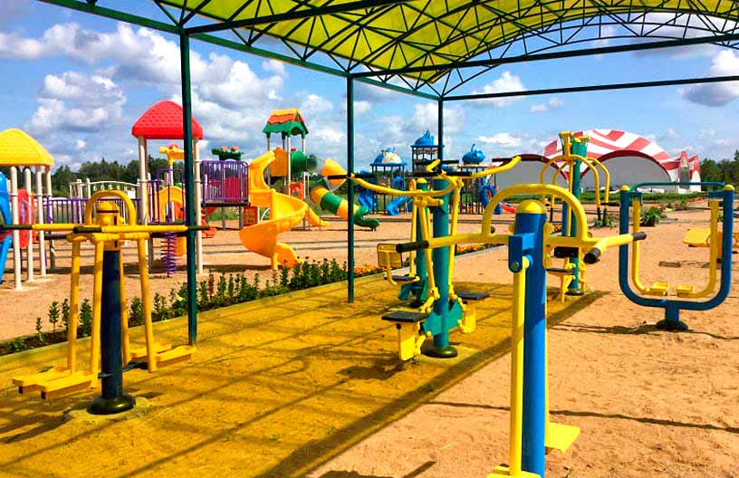 Спортивная площадка над открытом воздухе в КП Emerald Village на Новой Риге